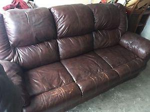 Reclining couch and loveseat