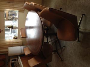 Retro oval wood table with chairs