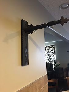 Rustic country arrow sign holder