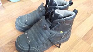 Steel toe work boots-metatarsal gaurd