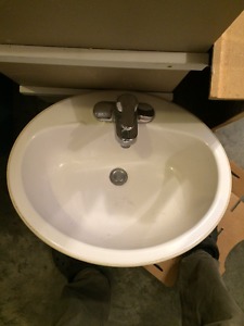 Vanity sink with faucet