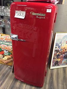 Wanted: Looking for old vintage jukeboxes and fridges