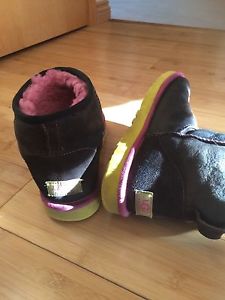 Women's size 8 Uggs used good cond