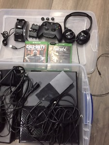 XBOX ONE, HEADSET,CHARGER,CONTROL FREAKS