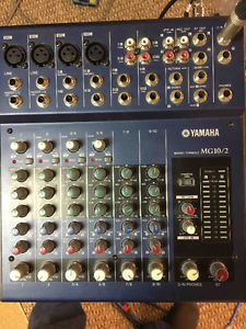 mixer Yamaha MG10/2