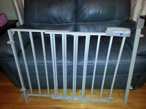 Baby Gate - Evenflo Secure Step