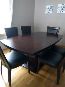 Dining Table with 8 upholstered chairs