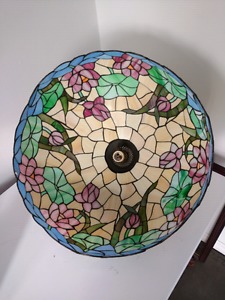 Gorgeous Tiffany style lamp