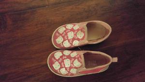 Kitty shoes size 8