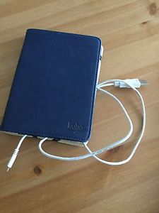 Kobo Touch E-reader cover and charger