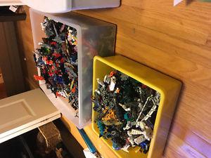 Loads of lego bionicles