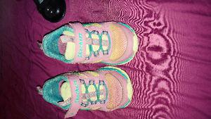 SKETCHER LIGHT UP GIRL SNEAKERS SIZE 7
