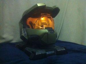 Wanted: Halo 3 Master chief helmet with Metal case