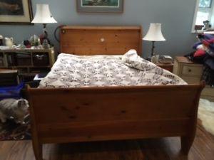 pine sleigh bed