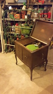 Antique Victrola phonograph player Crank