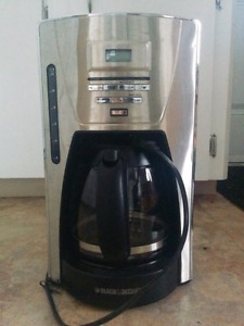 Black and Decker 12 cup coffee maker $40