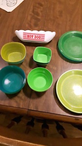 Children's plastic dishes