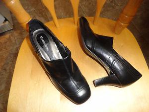 Dressy Black Shoes from Naturalizer - Size 7.5