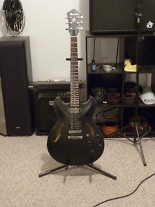 Ibanez AS73 Semi Hollow body with Seymour Duncan 59`s & Case