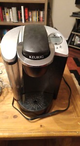 Keurig coffeemaker and k-cup holder