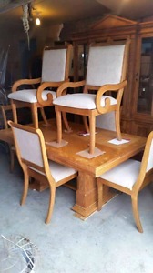 Oak table with 8 chairs 1 leaf