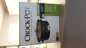 SLOW COOKER 5qt BRAND NEW!! UNOPENED