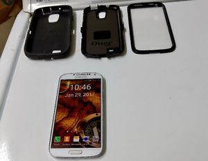 Samsung Galaxy S4 With 2 Cases