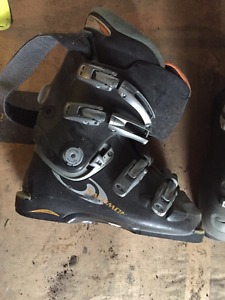 Solomon ski boots.