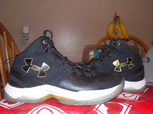 UA Currie Two limited Edition Basketball sneakers size 5 1/2