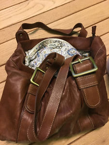 clarke's -light brown leather purse!