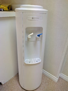 water cooler/dispenser