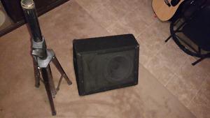 2 peavey speaker's and stands 300$,, and 2 peavey monitor's