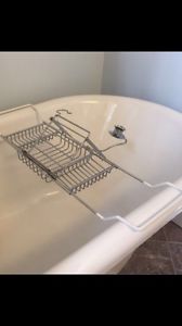 Adjustable bathtub caddy