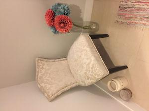 Beautiful Champagne Damask Plush Chair - Mint Condition