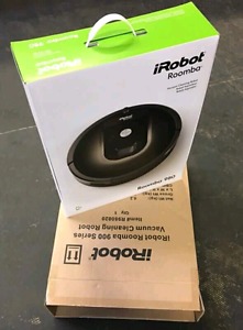 Brand New iRobot Roomba 980 Vacuum Cleaning Robot