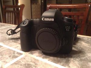 Canon 6D like new.