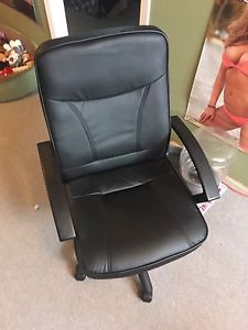 Computer chair mint condition no scuffs or rips