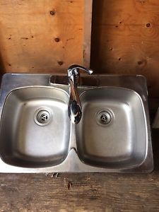 Double kitchen sink