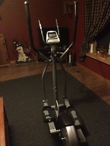 ELLIPTCAL TRAINER