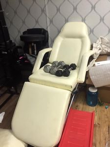 Free treatment chair