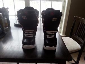 Like New DC Snowboard Boots