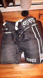 Men's XL hockey gear