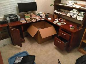 Nice L desk for cheap