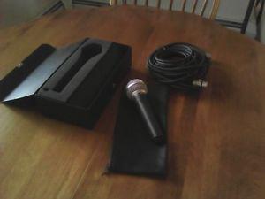 SHURE MIC - SM58 W/ CABLE & CASE