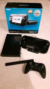 Wii U deluxe edition 32 Gb bundle with controllers & games