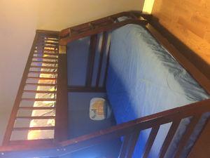 Wood bunk beds double/single