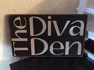 Wooden sign "The Diva Den"