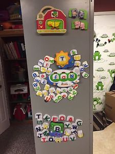 4 magnetic toys