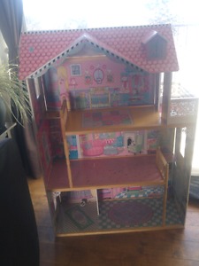 Big wood doll house fcfs no holds located in salmon arm