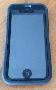 Black Otterbox Defender Series iPhone 5/5s/SE Great